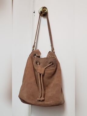 Tresori Brown Suede Leather Drawstring Bucket Bag Boho Chic Sloughy Stylish